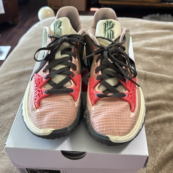 Kyrie Low 4 Coral / Iron Grey Athletic Sneakers - Picture 2 of 13